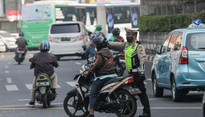 Hari ini Pengendara Pelanggar Lalin Bakal Dapat Surat Tilang Dari Polisi Melalui Pesan WhatsApp