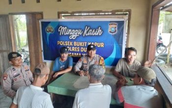 Babinkamtibmas Bukit Nenas AIPTU Asyari Mewakili Polsek Bukit Kapur Laksanakan Giat Minggu Kasih