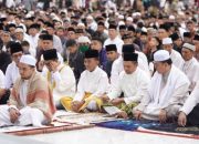 Laksanakan Sholat Idul Fitri, Ribuan Masyarakat Riau Padati Masjid Raya An-Nur Bersama Gubri