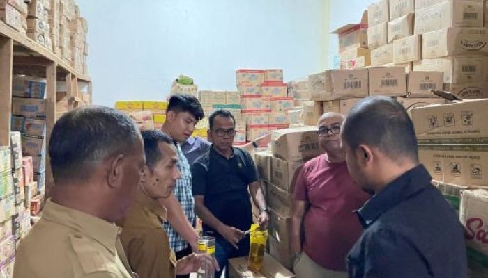 Sat Reskrim Polres Kampar Pastikan Minyakita di Bangkinang Sesuai Standar, Tinjau Langsung Isi Kemasan