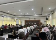 Gubernur Riau Minta DLHK Permudah Perizinan Usaha, Perketat Pengawasan