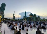 Ribuan Warga Masyarakat Riau Padati Masjid Annur Riau, Buka Puasa Bareng Gubri dan Wagubri