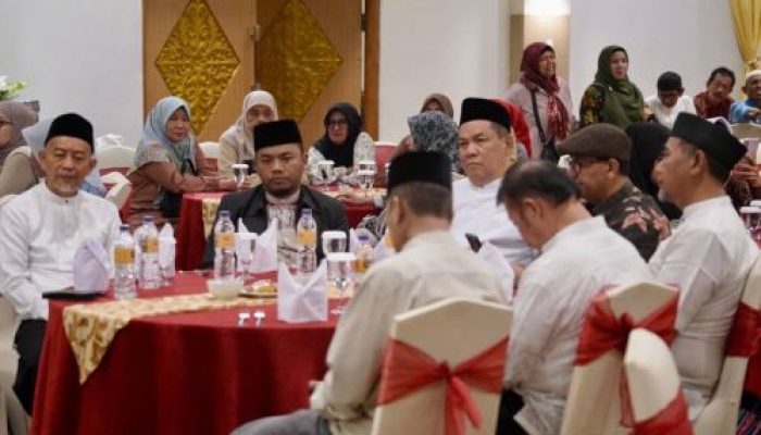 Wagubri SF Hariyanto Buka Puasa Bersama Alumni 83 SMAN 1 Pekanbaru