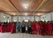 Satlantas Polres Kampar Edukasi Siswa SMA N 2 Kampar Kiri Tengah Tertib Berlalu Lintas, Bagikan Helm SNI