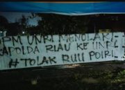 Viral, Spanduk Tolak Kedatangan Kapolda Riau ke UNRI