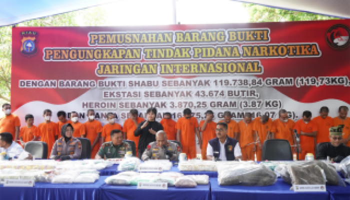 Sebanyak 119 Kg Sabu, Ribuan Butir Ekstasi dan Heroin Serta Ganja Dimusnahkan Polda Riau