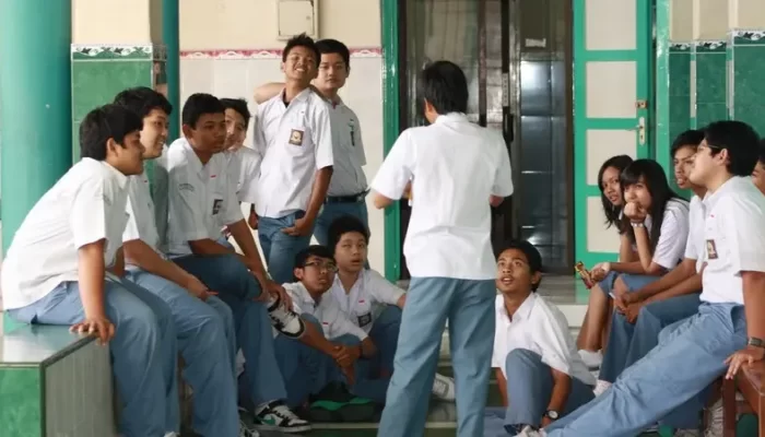 Janji Kang Dedi Pemprov Jabar Berikan Bantuan Rp 3,6 Juta untuk Siswa Keluarga Miskin