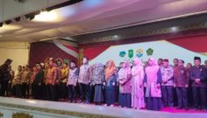 Program Satu Rumah Satu Sarjana, Prof Jimmie Resmi Dilantik Sebagai Ketua ADI Riau