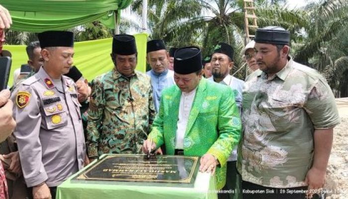 Selesai Peletakan Batu Pertama Pembangunan Masjid Ali Rahmad, Ketua MUI Ajak Umat Bersatu
