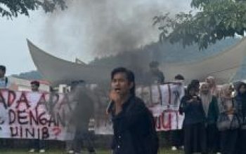 Mahasiswa UIN Imam Bonjol Padang Kawal Dugaan Korupsi, Aksi Dilanjutkan ke Kejati Sumbar