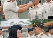 Karutan Sematkan Tanda Kenaikan Pangkat Pegawai Rutan Dumai