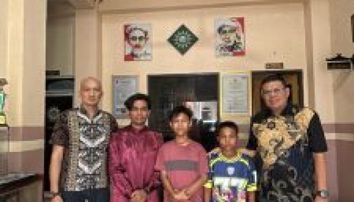 Jumat Berkah, Managemen New Paragon dan Grand Dragon Serahkan Sembako Di dua Panti Asuhan