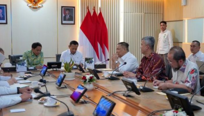 Plt Gubri SF Hariyanto Temui Menhut Juli Antoni, Bahas 3 Isu Penting Riau