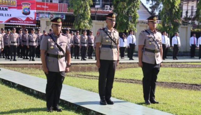 Kapolres Pasbar Pimpin Upacara Pelantikan Kasatreskrim dan Sertijab Kapolsek Pasaman