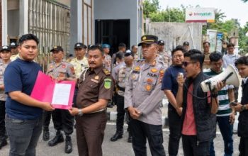 HIMAJU-RIAU Geruduk Kejati Riau, Desak Ambil Alih Kasus Dugaan Korupsi 3,1 Milyar Kabag Umum Serta Copot Kajari Kepulauan Meranti